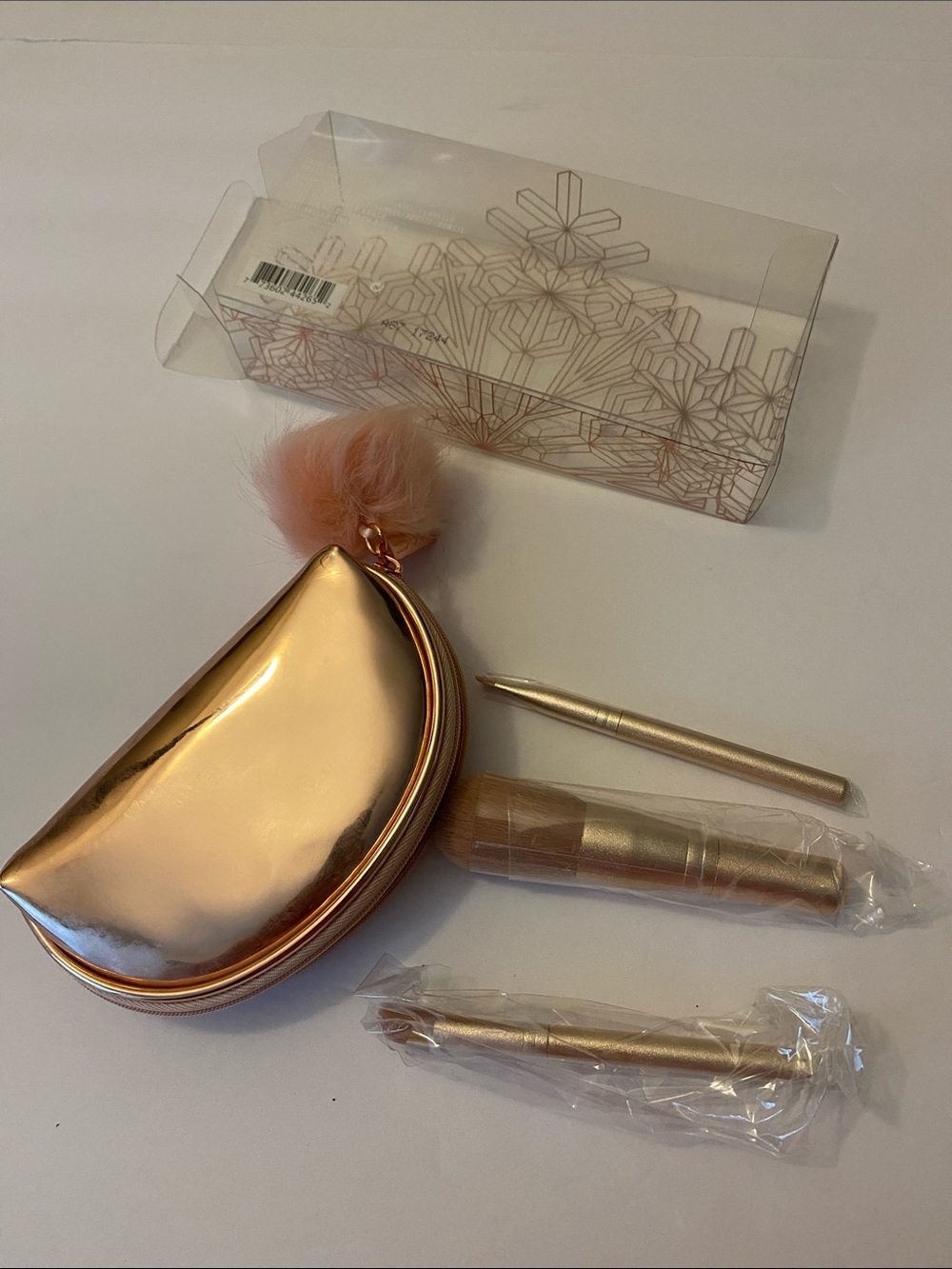MAC Snow Ball 3 BRUSH KIT Mini / Rose Gold Bag - Picture 3 of 3